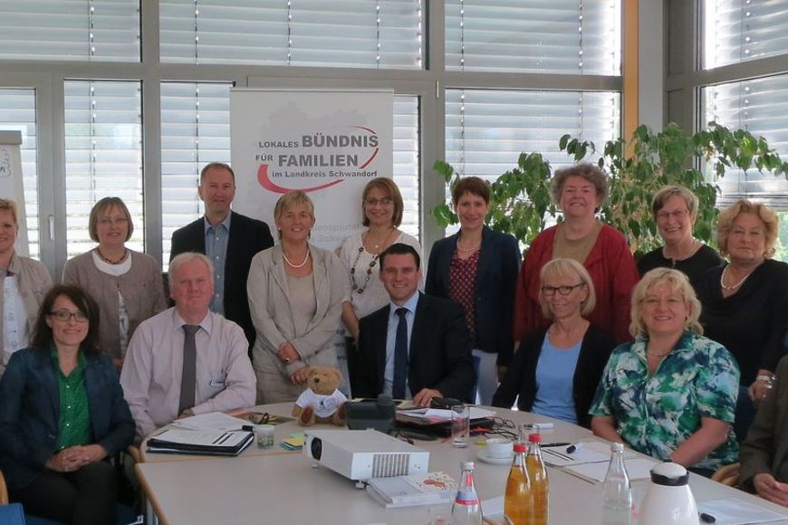 Gruppenfoto des Lokalen Bündnis für Familie Landkreis Schwandorf