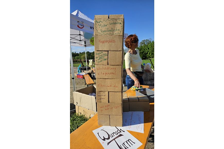 Der Wunschturm beim Familienfest in der Wilhelminenaue“ in Bayreuth