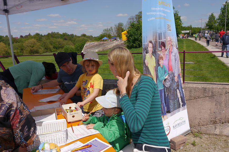 Familien beim Familienquiz