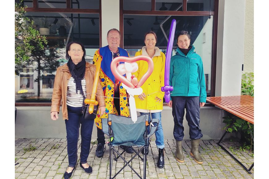 Eine Gruppe von Tilnehmenden am Internationalen Tag der Familie des Bündnis für Familie Leutkirch im Allgäu