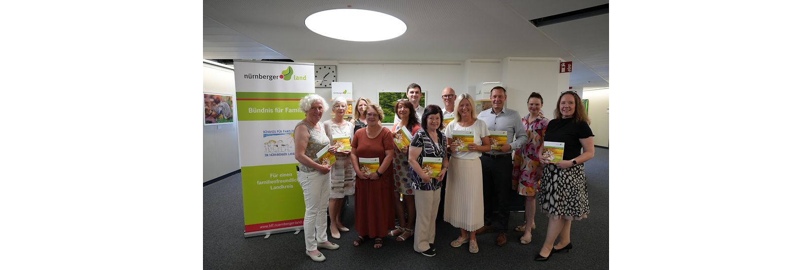 Gruppenbild der Akteure und Akteurinnen des Bündnis für Familie in Nürnberg