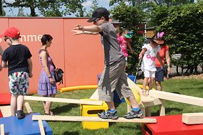 Kinder spielen auf einer Veranstaltung des Bündnis für Familie in Rietberg